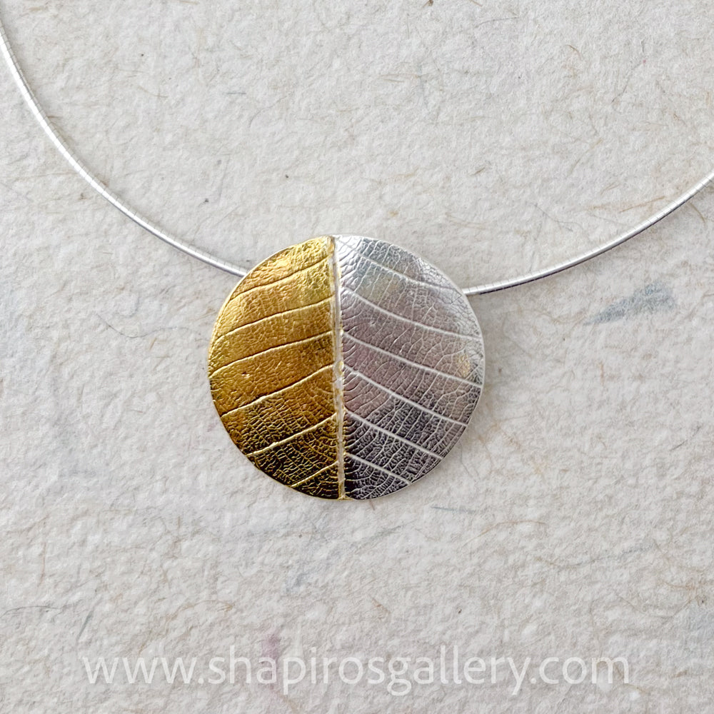 Circle Leaf Textured Necklace