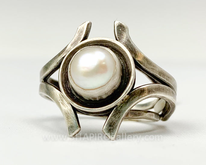 White Freshwater Cultured Pearl Ring with Sterling Silver 8.5-9.0mm – Bella  Precious